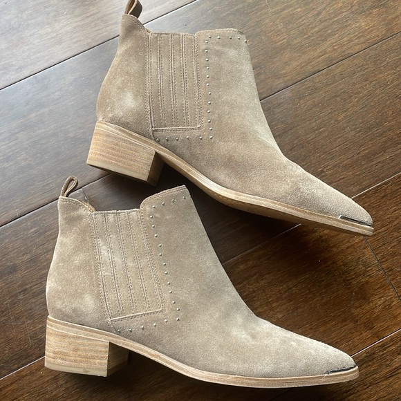 Marc Fisher Ltd Yami Studded Chelsea Suede Booties Ankle Boots Womens Size 7.5 - Picture 5 of 7